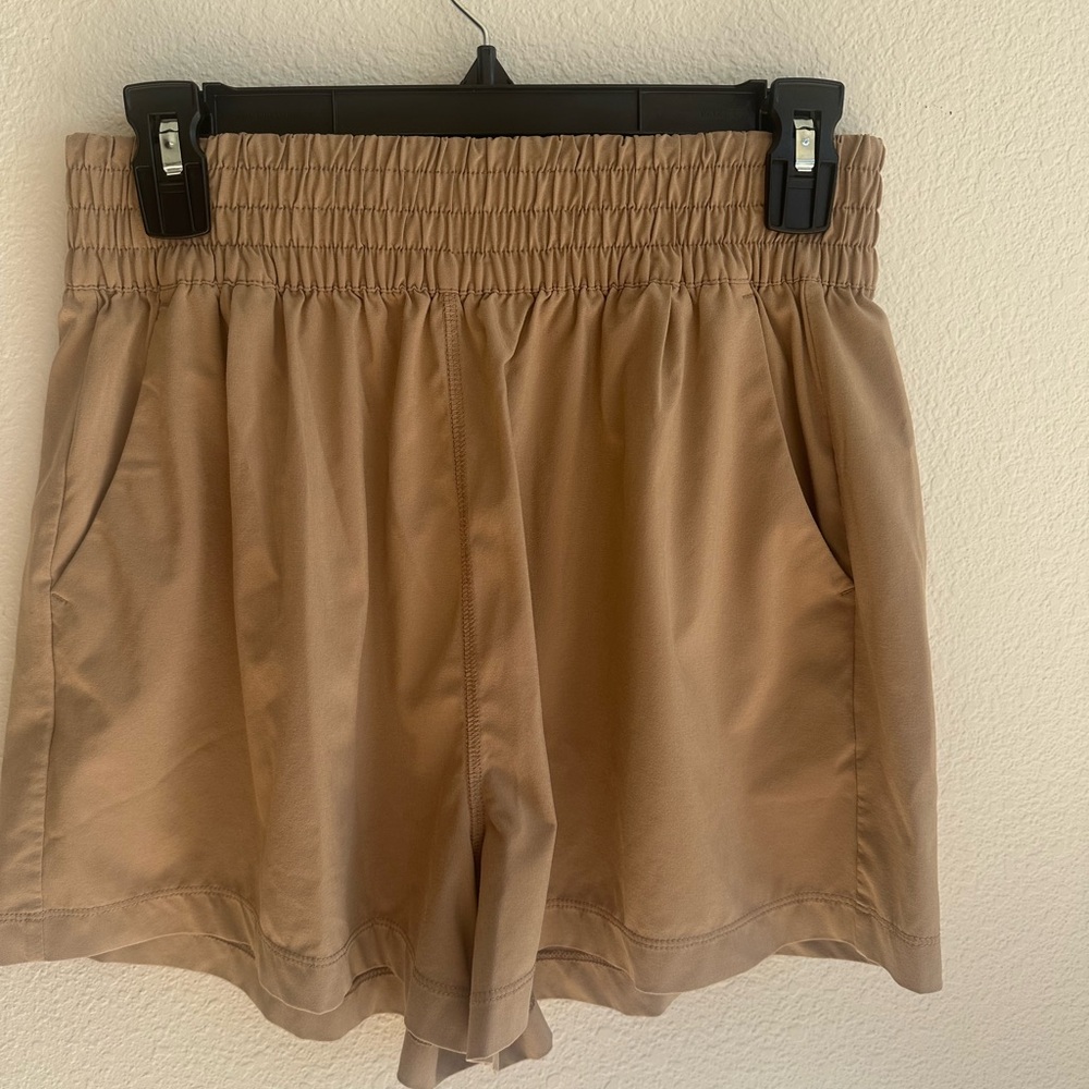 Vuori Villa Women's Tan Shorts